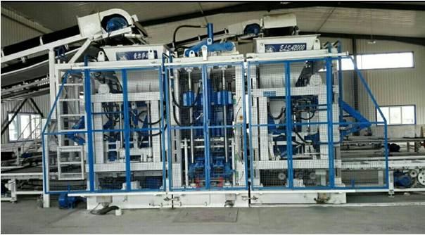 全自動砌塊成型機(jī)技術(shù)特點